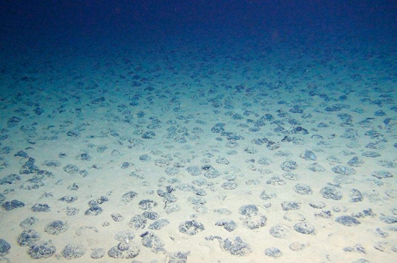 il deep sea mining è lo sfruttamento delle miniere in mare aperto