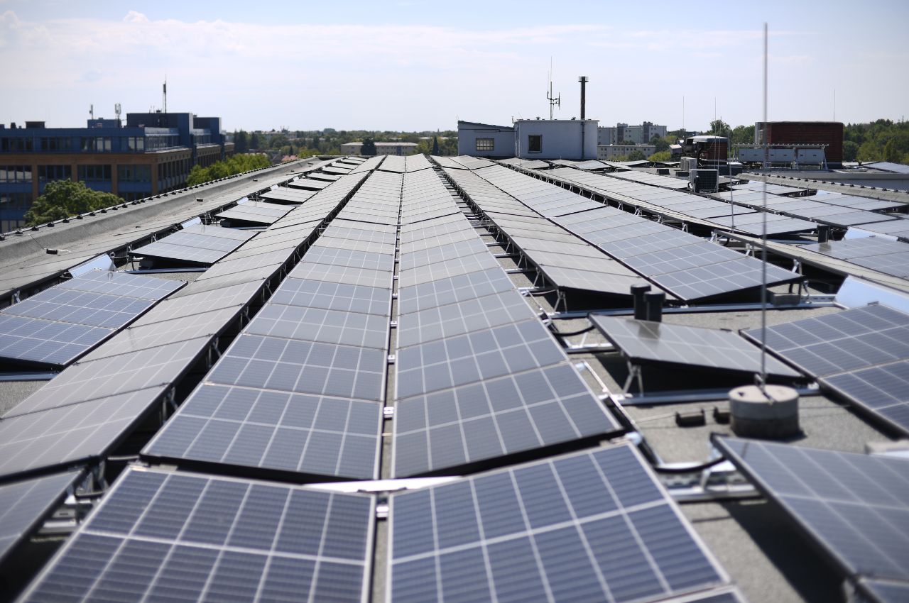 Fotovoltaico su tetto, in Italia 92 GW senza consumo di suolo